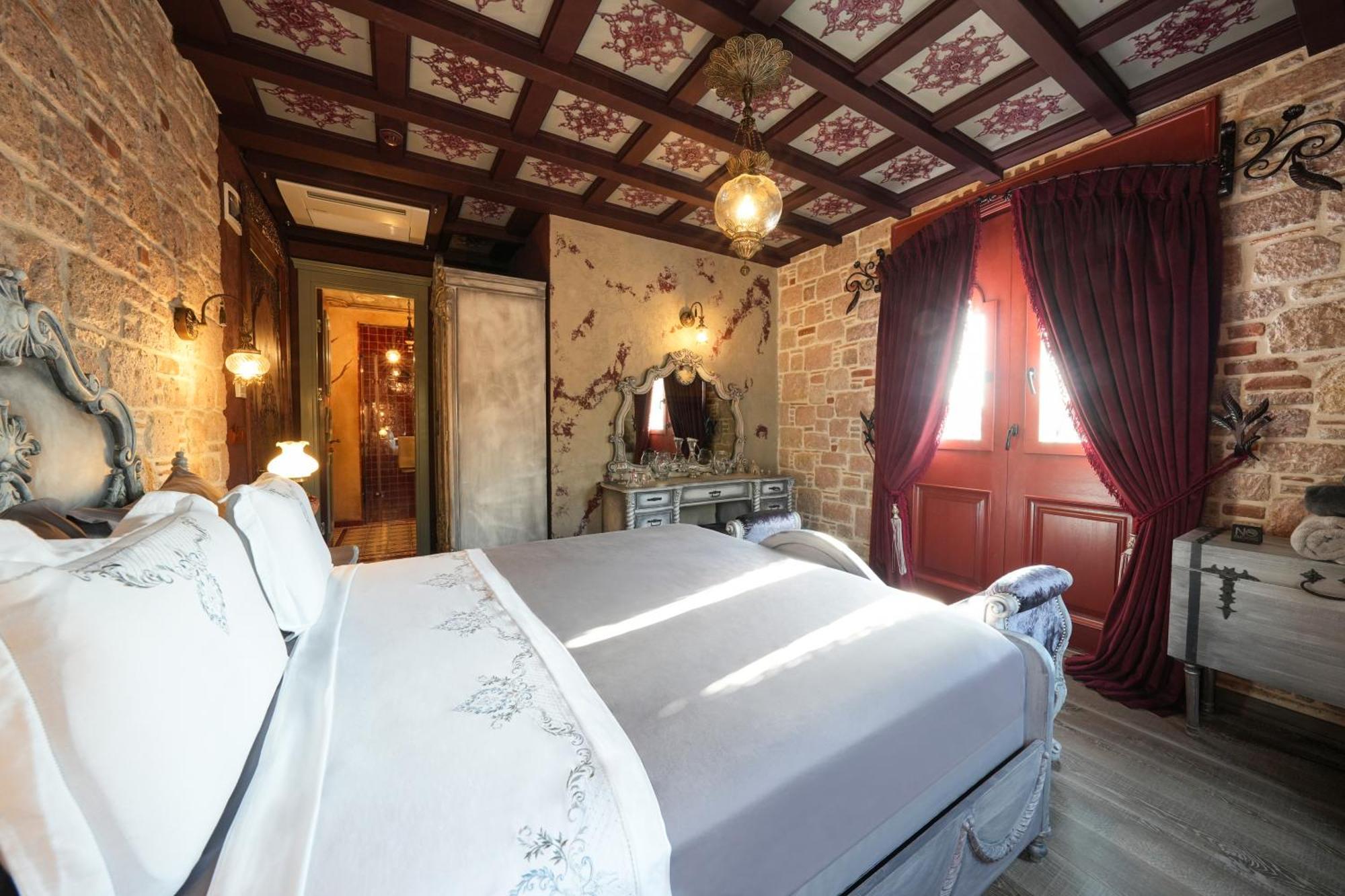 Hotel Naz Su Cunda Esterno foto